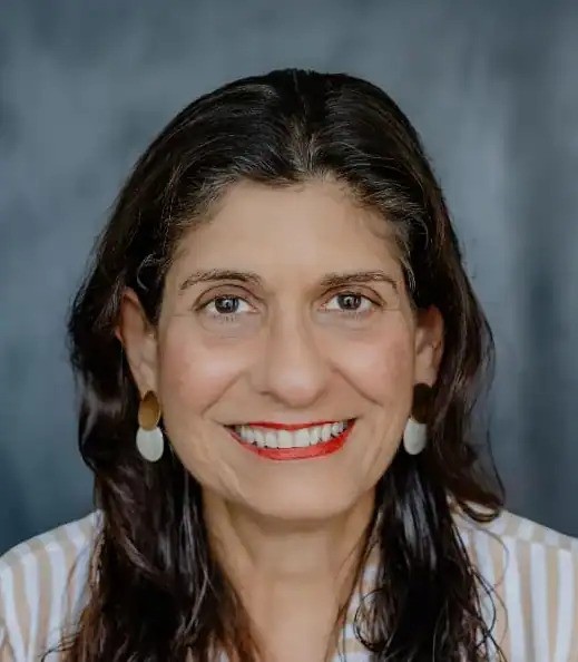Liane Pinto::Clinical Psychologist, NLP Instructor, Professor Liane Pinto